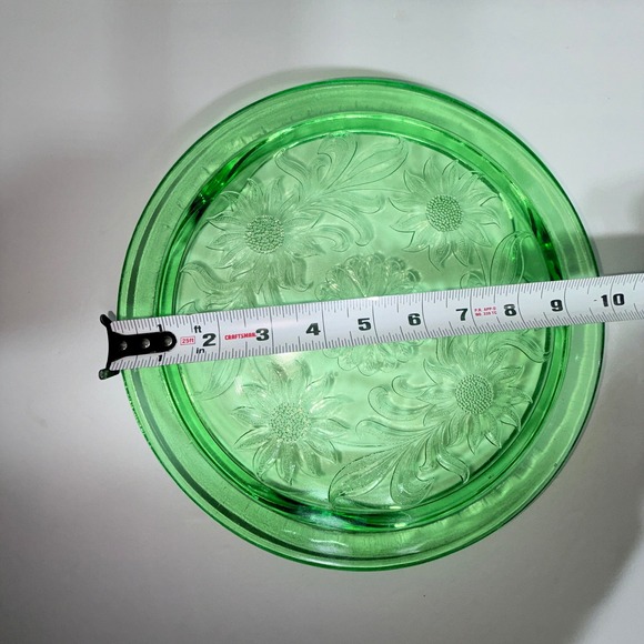 1930s Vtg Jeanette Green Depression GLOW Glass Sunflower Footed Cake Plate 10" - Picture 9 of 16